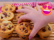 Muffin de laranja chocolatudo e fofinho: sempre faço esse bolinho em casa e fica perfeito, as crianças amam!