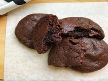 Eu faço brownie com cookie há anos, mas só agora aprendi que a melhor receita é sem farinha!