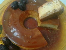 Pudim de ameixa em calda