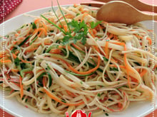 Salada de linguini com kani-kama e palmito da ABIMAPI