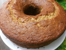 Bolo de banana com canela e castanhas