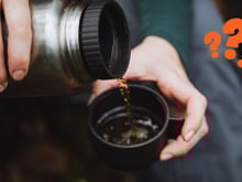 O que acontece com o corpo se beber café armazenado na garrafa térmica por mais de uma hora?
