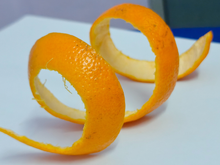 Do lixo ao jardim: por que você deveria usar cascas de laranja para ter mais flores e menos insetos