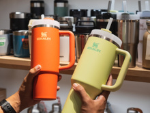 Defeito perigoso na garrafa Stanley causa acidentes alarmantes e marca faz recall no Brasil; veja o que fazer se você tiver uma