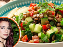 "Adoro uma...": a ótima ideia da Dua Lipa ao incluir sempre esse ingrediente com alto teor de proteína nas saladas (os benefícios são muitos!)