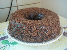 Bolo de chocolate com cobertura