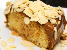 Receita de bolo de doce de leite molhadinho no liquidificador rápida e fácil é o que falta para o seu dia ficar perfeito