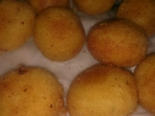 Bolinho de queijo e presunto