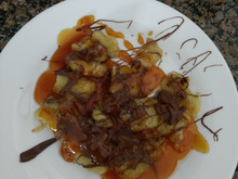 Banana com chocolate e caramelo