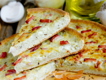 Eu substituí a farinha por queijo cottage na pizza e o resultado chocou todo mundo aqui em casa!