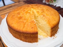 Pão de ló com APENAS 3 ingredientes é o bolo perfeito para rechear ou comer com cafezinho!