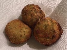Bolinho de legumes com queijo branco