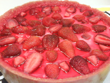 Torta de morango recheada