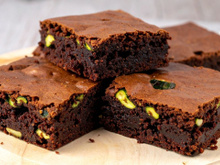 Brownie de chocolate com pistache