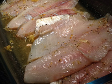 Filé de Peixe ao molho de alcaparras