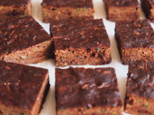 Brownie de abobrinha: você não vai acreditar na textura e no sabor desse doce mais saudável!