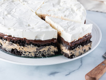 A melhor sobremesa para um dia quente: torta gelada de Bis bem chocolatuda!