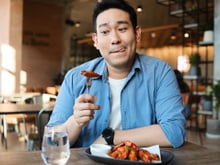 Uma especialista revela o que acontece se você comer proteína demais