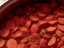 Salsicha ao molho simples e fácil