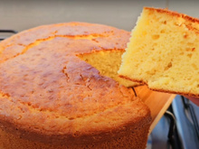 Com maisena, com fubá: bolo algodão fácil e rápido fica perfeito para o café da manhã ou da tarde
