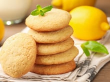 Receita de biscoito de limão sem farinha e sem açúcar: uma receita fácil e rápida para um doce saudável