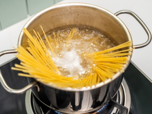 Como cozinhar massa para reduzir os picos de açúcar no sangue, segundo especialistas