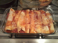 Panquecas de calabresa com parmesão, ao sugo