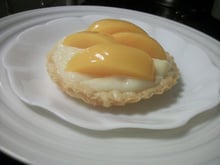 Tortinha de pêssego com massa folhada