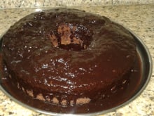 Bolo de chocolate com calda