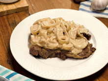 Bife acebolado com molho de maionese é o segredo do TudoGostoso para deixar a carne ainda mais saborosa