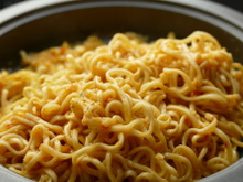 4 receitas com macarrão instantâneo: confira