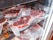 O que você precisa saber na hora de comprar carne embalada à vácuo: 6 dicas do TudoGostoso para não cair em cilada