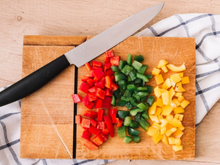 Como fatiar alimentos até ficarem bem finos? Este acessório inusitado é a solução