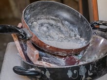 Você sabe quando deve trocar suas panelas? Aqui estão os sinais que você precisa estar atento