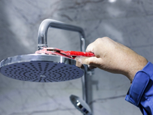 Se o seu pai não te ensinou, eu te ensino: como trocar a resistência do chuveiro com segurança