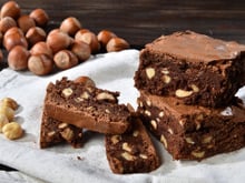Sem farinha e sem açúcar: como fazer um brownie saudável com uma fruta, um vegetal e 3 outros ingredientes