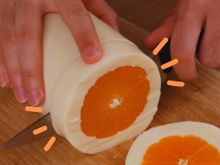 Aí está uma sobremesa de tangerina diferentona: parece difícil de fazer, mas é muito simples e vai surpreender a todos