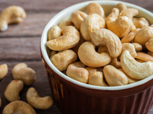 Faz bem para a dieta, cabelo, pele e ossos: tudo o que você precisa saber sobre os benefícios da castanha-de-caju