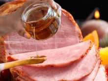 Ceia de Natal: esse tender com molho de mostarda e mel é aquela receita simples e deliciosa que todo mundo vai querer copiar