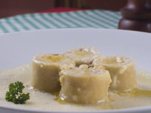 Rondeli de frango ao molho branco