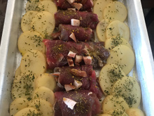 Carne assada enrolada com bacon