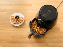 Ainda dá tempo de garantir sua air fryer: preço da Eglin despenca na Amazon