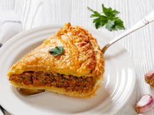 Bateu, assou: a torta de carne moída de liquidificador que salva o jantar da família em poucos minutos!