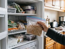 Por que você deveria congelar uma fatia de pão antes de comê-la? TudoGostoso explica o que acontece com os amidos durante o processo