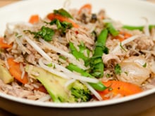 Arroz Chop Suey: receita fácil para incrementar o arroz esquecido na geladeira