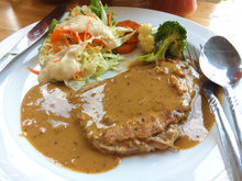 Molho gravy é perfeito para servir com carne assada. Veja a receita dessa maravilha!