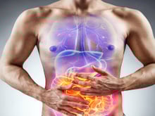 A sua vitamina D não está baixa porque você não tomou sol, mas, sim, por causa dessa inflamação, segundo especialistas