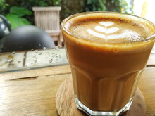 Adeus cafeteria: esse chococino caseiro fica cremoso, intenso e muito fácil de fazer em casa nos dias frios