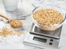 Se você é fitness, precisa ter essa balança digital na sua cozinha - com quase 30% OFF