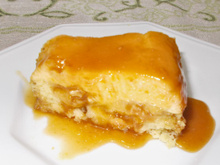 Não sei se é bolo ou se é pudim, só sei que esse doce de laranja acaba em segundos toda vez que faço!